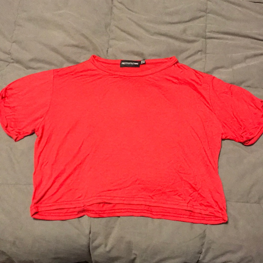 Pretty Little Thing crop top